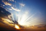 El Cielo Se Abre y Las Nubes Se Apartan…