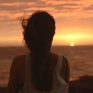 Ingrid Contreras - Dígale -
Y dígale, si lo ve, que sigue vivo en mi corazón, como en un suspiro eterno…
Sigue leyendo y escucha esta emotiva y preciosa versión de esta canción en mi Blog.
Rovica