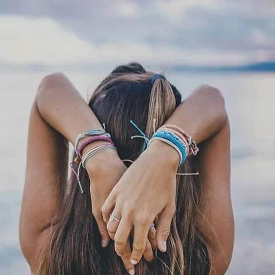 Constante Cambio...
La vida está en constante cambio, y aunque se atraviese momentos difíciles, siempre hay nuevas oportunidades, aprendizajes y personas por descubrir. Cada día es una nueva página por escribir...Sigue leyendo en mi Blog.
Rovica.