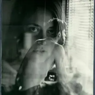 Los Dos Perdieron...
Al final ambos perdieron. Él perdió a quien más lo ha querido y ella, ella perdió el tiempo... Sigue leyendo en mi Blog.
Rovica.