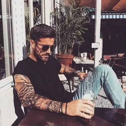 La vida es como un restaurante puedes pedir lo que quieras, siempre y cuando, estés dispuesto a pagar el precio...Sigue leyendo en mi Blog.

Rovica.