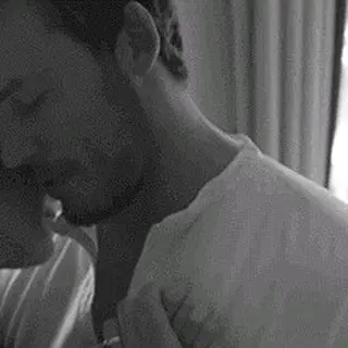 Bailar Pegados -Versión Flamenca (Voz Femenina) -
En el baile nace un lenguaje que solo los enamorados pueden descifrar; y cuando el mundo desaparece a su alrededor, quedan ellos, la música y el amor que los envuelve...Sigue leyendo y escucha esta preciosa canción, en una versión que no te dejara indiferente en mi Blog.
Rovica.