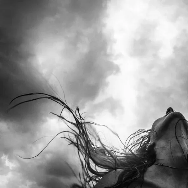 El Hombre Que Yo Amo - Ingrid Contreras -
El amor sincero sobrevive al tiempo, la distancía y al silencio...Escucha esta preciosa canción en mi Blog.
Rovica.