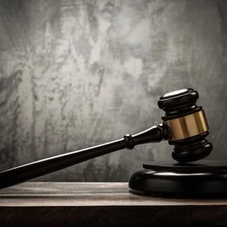 Una Frase Muy Poderosa Y Certera...
De todos es bien sabido que la mentira tiene las patas muy cortas, por más que alguien se empeñe en mantenerla, nunca llega lejos. Lo que con mentiras se construye, con verdades se derrumba…¡Gran Realidad!
Rovica.