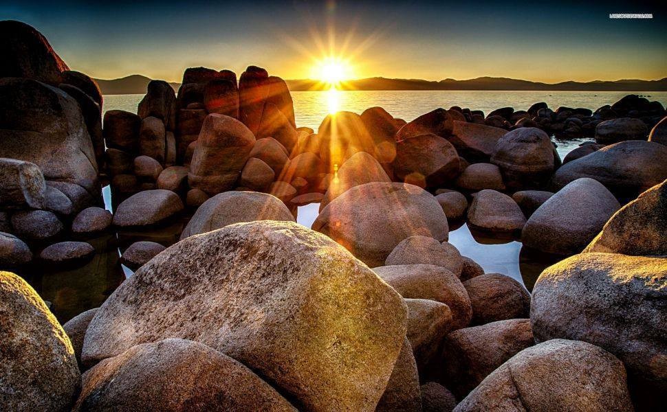 www.elrinconderovica.com la vida es un maravilloso arco iris... con actitud positiva tu puedes elegir disfrutar lo bello y alejar lo que te dana. y si el sol no esta inventa uno y hazlo brillar...
